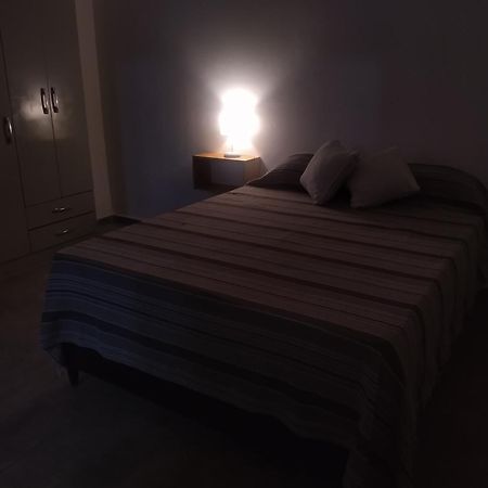 Departamento Amoblado Apartman Villa María Kültér fotó